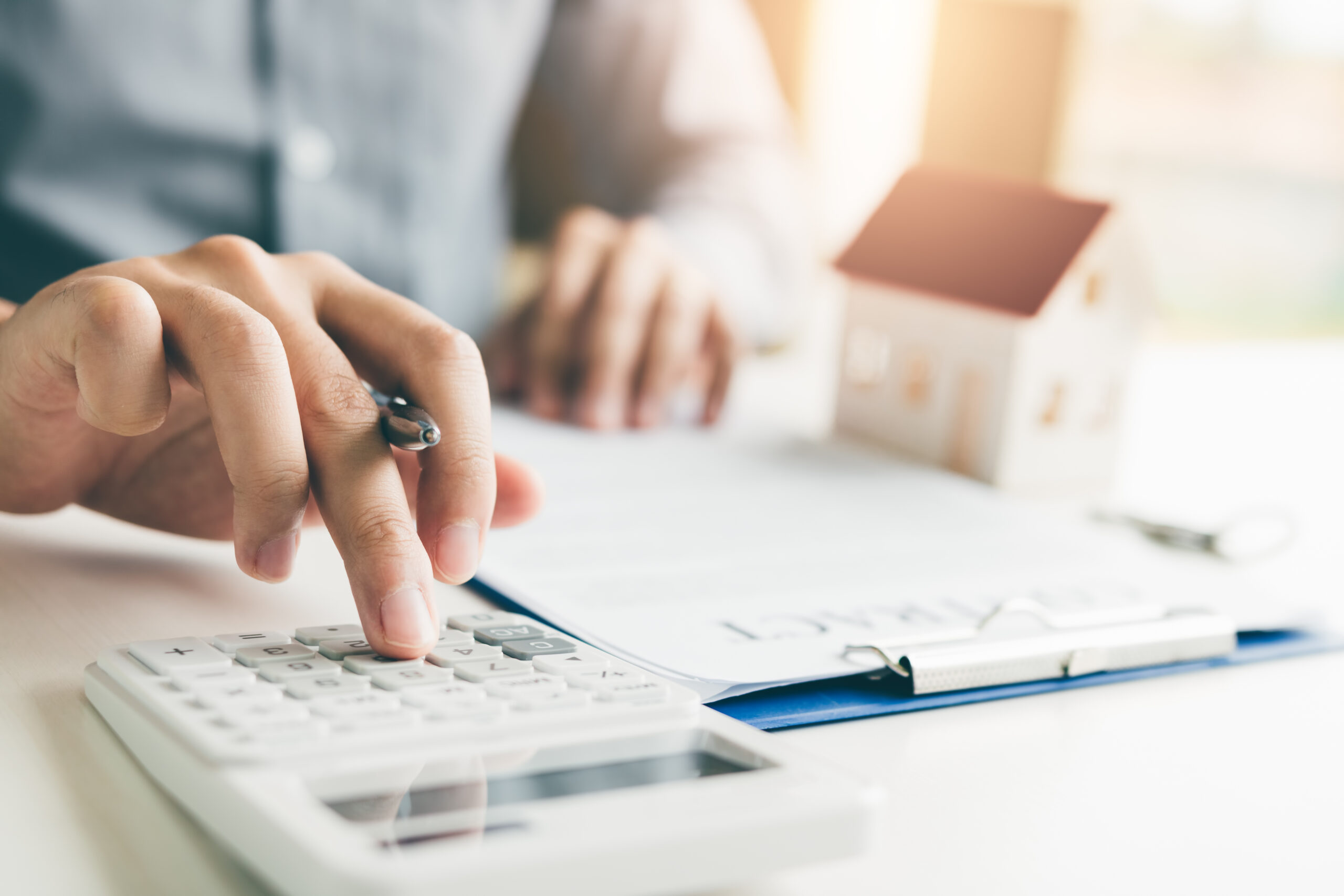 Using a Mortgage Calculator to Understand Your Home Loan Options
